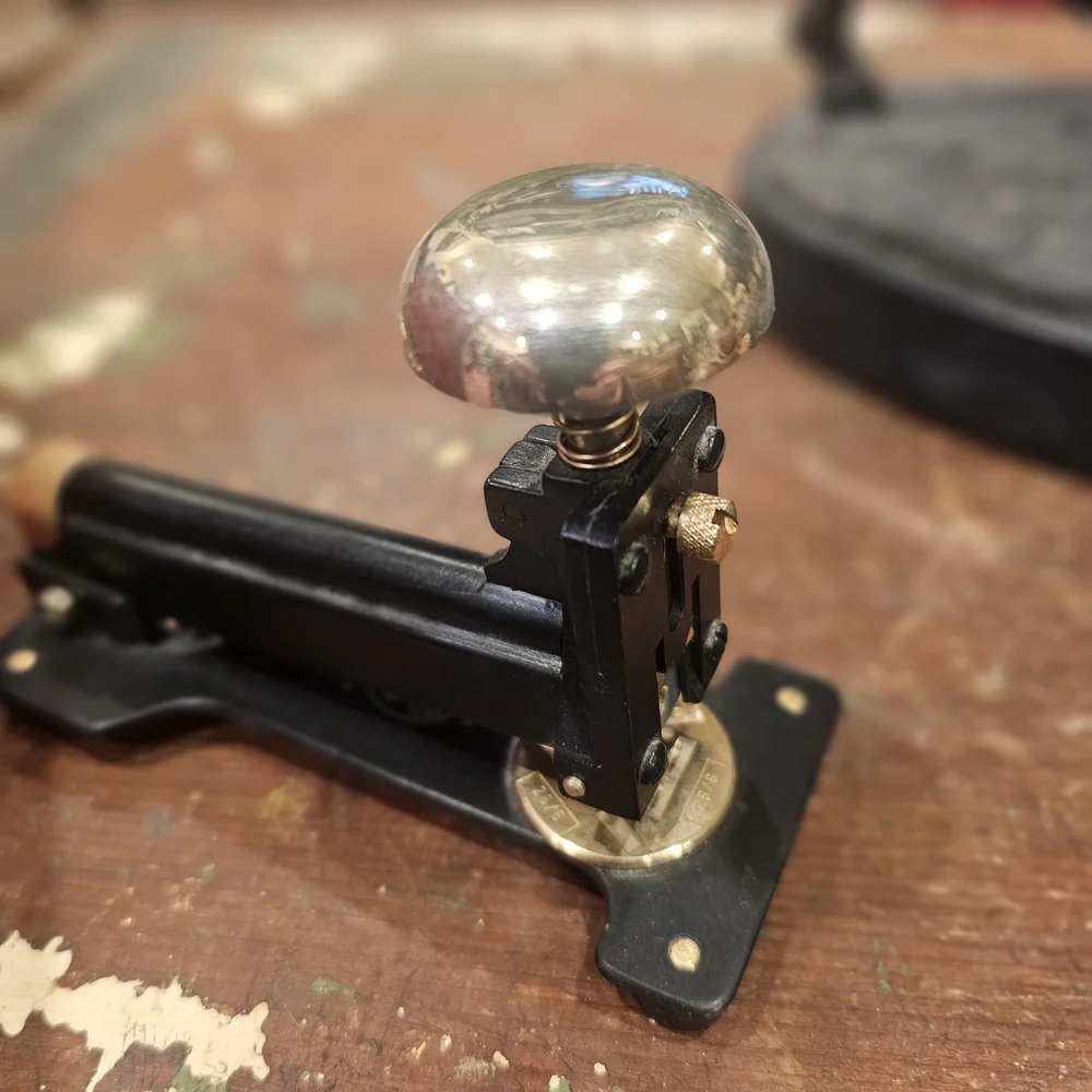 Vintage Black and Gold Stapler.. From SPAIN..beautifully made... - Picture 3 of 6